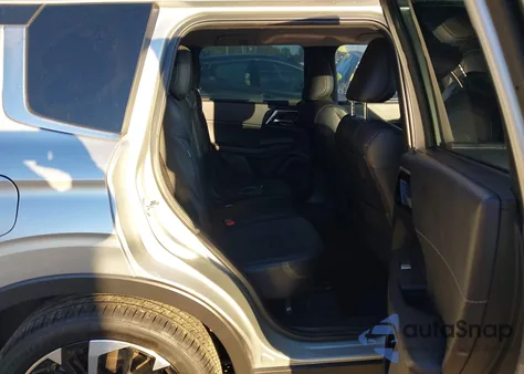 2023 Mitsubishi Outlander Se 2.5 2Wd/Se Black Edition 2Wd/Se Special Edition 2Wd from USA, damaged, VIN JA4J3UA82PZ025781